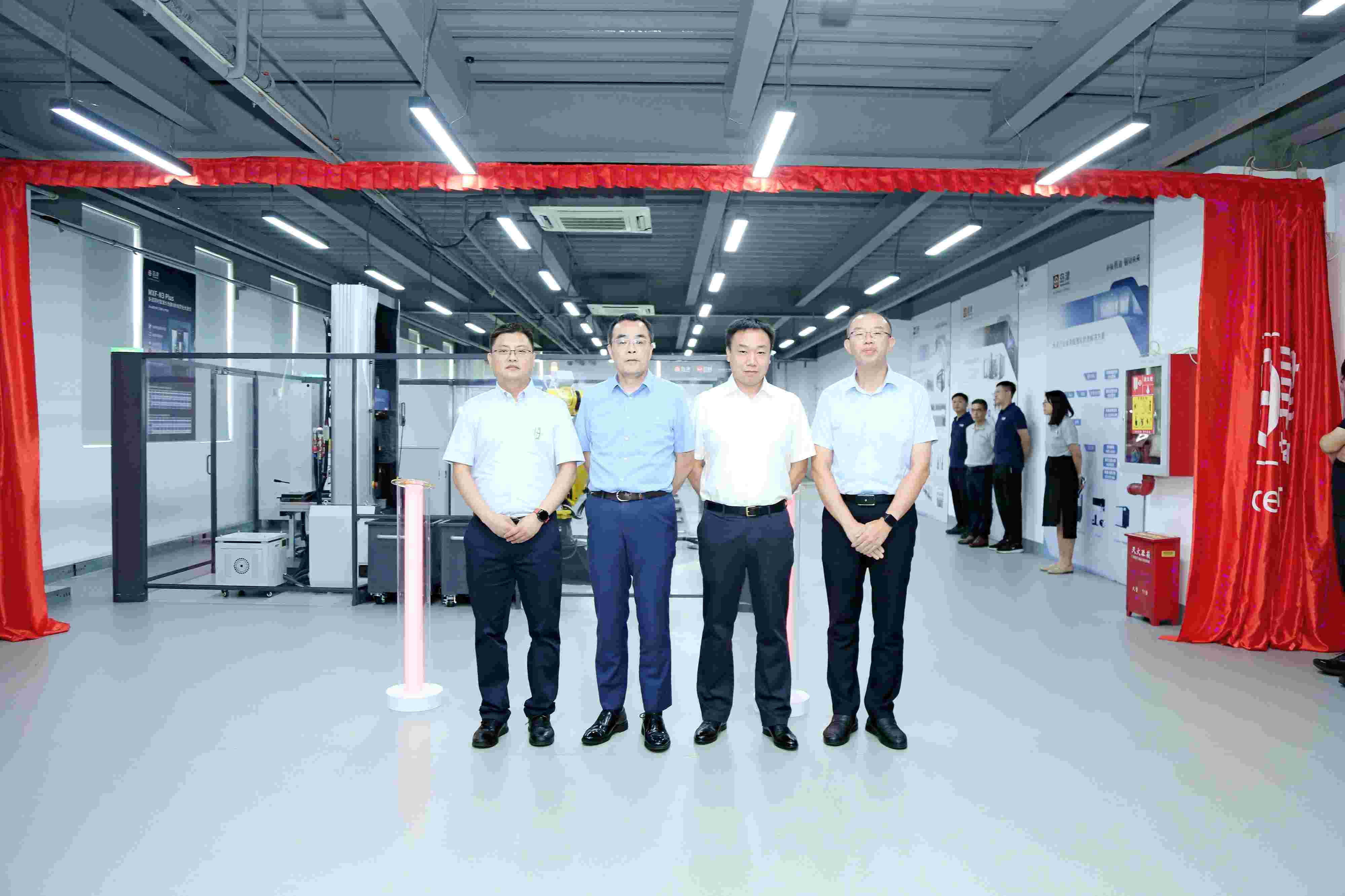 智能實驗室高峰論壇上海站暨試驗機自動化新品發(fā)布會